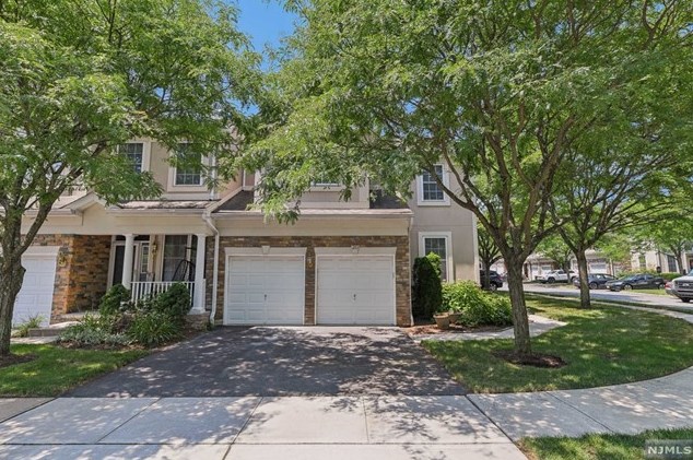 203 Levinberg Ln, Wayne NJ  07470-4028 exterior