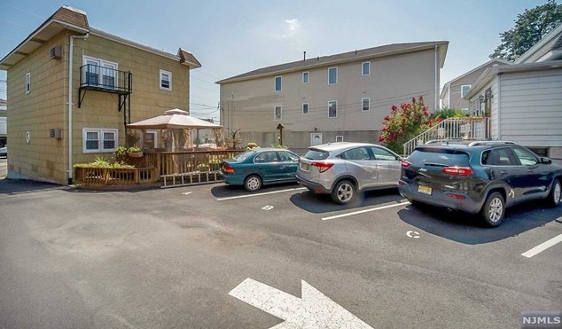 251 Schuyler Ave, Kearny NJ 07032-4001 exterior