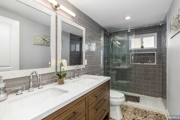 290 Orient Way, Lyndhurst NJ 07071-1617 exterior