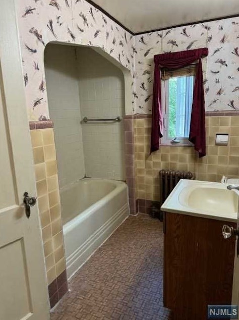 209 Herrick Ave, Teaneck NJ 07666-3306 exterior