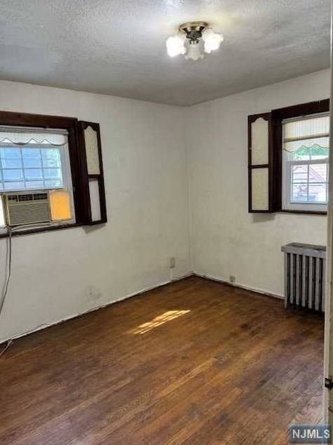 209 Herrick Ave, Teaneck NJ 07666-3306 exterior