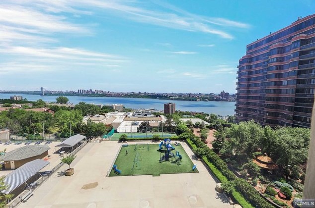 200 Winston Dr, Cliffside Park NJ  07010-3214 exterior