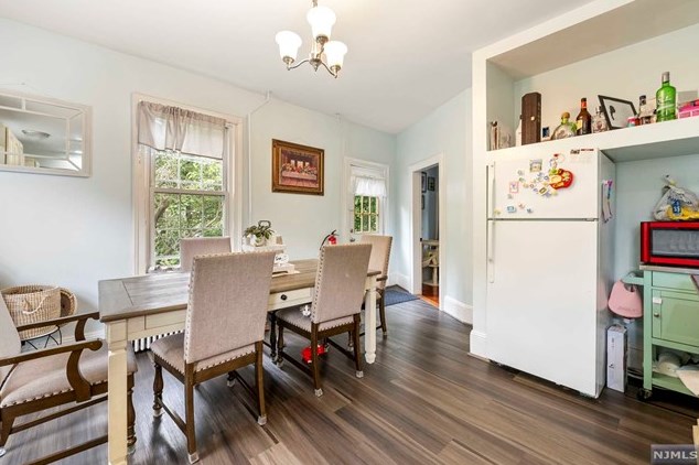 71 Main St, Clinton NJ 08809-1328 exterior