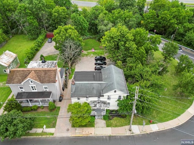 71 Main St, Clinton NJ 08809-1328 exterior