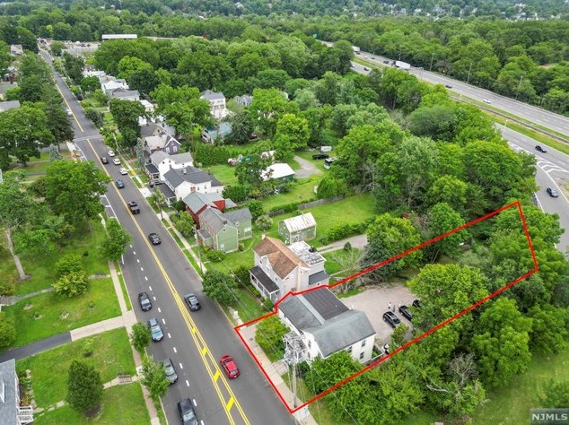 71 Main St, Clinton NJ 08809-1328 exterior