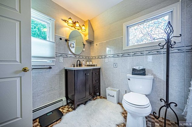 308 Demarest Ave, Closter NJ 07624-2514 exterior