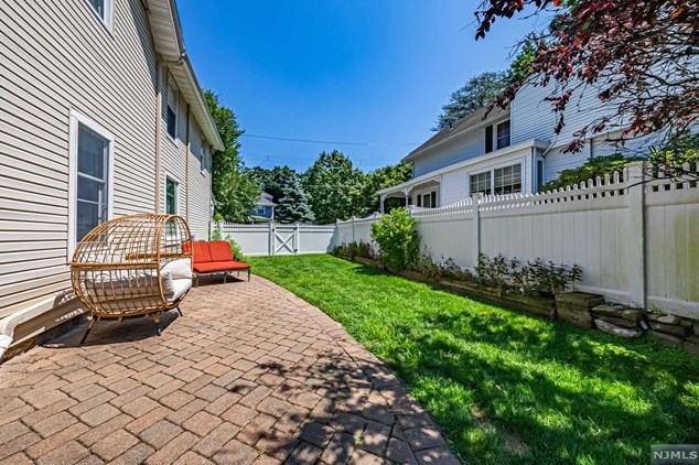 308 Demarest Ave, Closter NJ 07624-2514 exterior