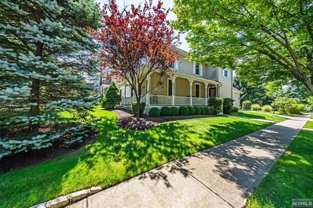 308 Demarest Ave, Closter NJ 07624-2514 exterior