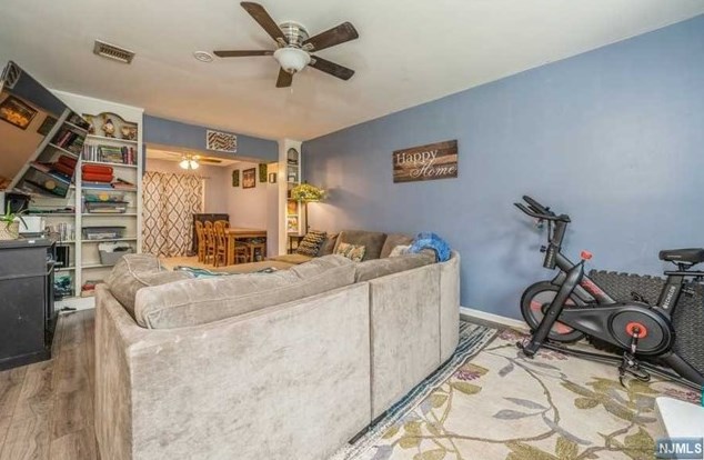 72 Vlg Dr, Hardyston NJ 07419-1134 exterior