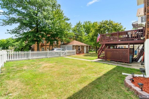 61 Teaneck Rd, Ridgefield Park NJ  07660-2329 exterior
