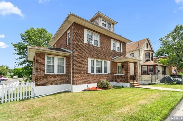 61 Teaneck Rd, Ridgefield Park NJ  07660-2329 exterior