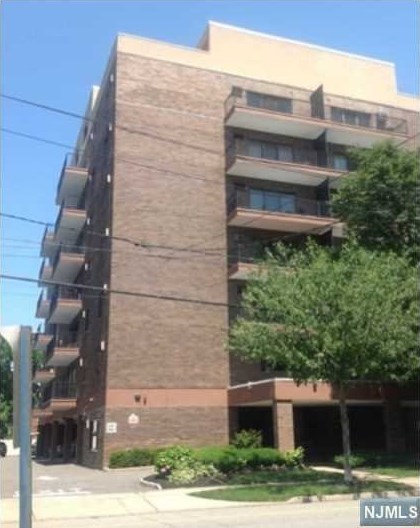 140 Euclid Ave, Hackensack NJ  07601-4631 exterior