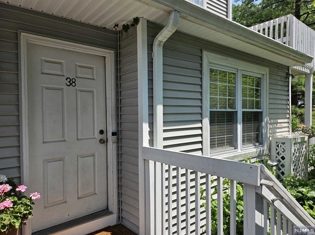38 Regency Cir, Englewood NJ  07631-5046 exterior