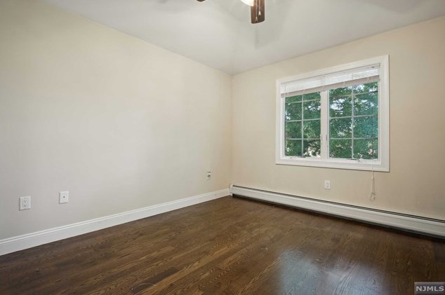 418 Columbia Ave, Cliffside Park NJ 07010-3018 exterior