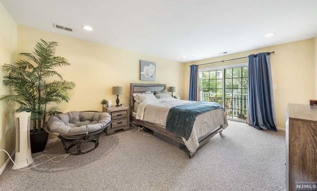 251 Riverwalk Way, Clifton NJ 07014-1736 exterior