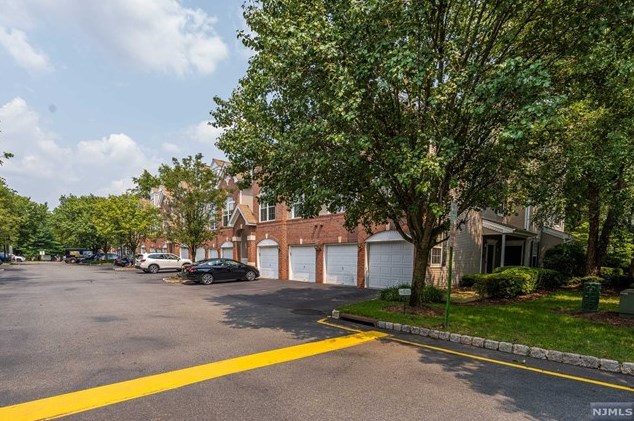 251 Riverwalk Way, Clifton NJ 07014-1736 exterior