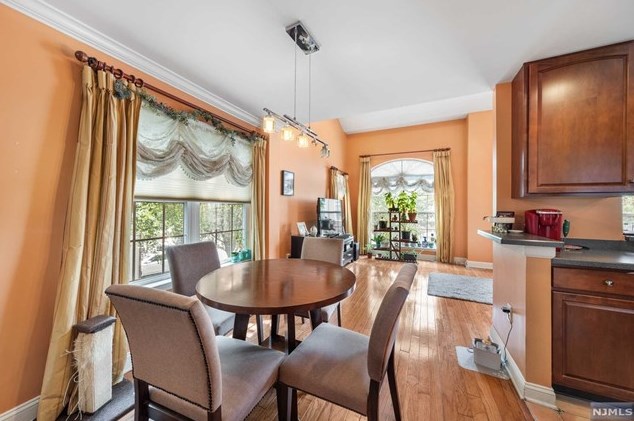 251 Riverwalk Way, Clifton NJ 07014-1736 exterior