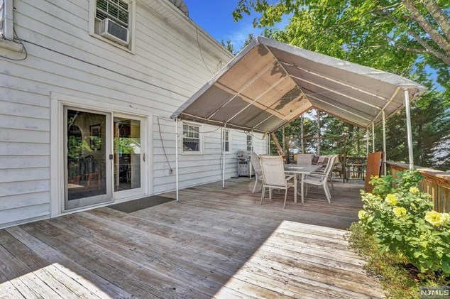 375 Alps Rd, Wayne NJ 07470-3731 exterior