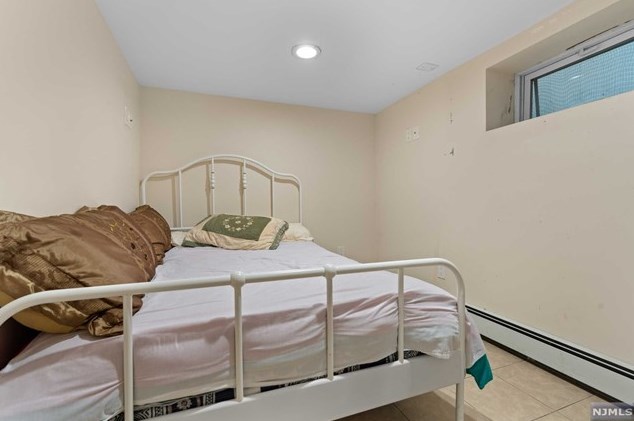 419 Ter Ave, Hasbrouck Heights NJ 07604-2430 exterior