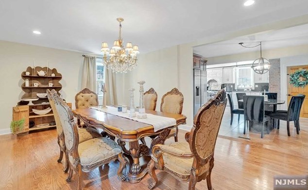 228 Orient Way, Lyndhurst NJ  07071-1636 exterior