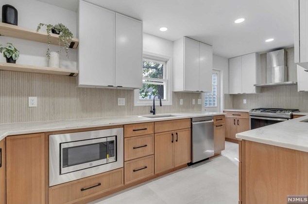 15 John Pl, Bergenfield NJ 07621-3316 exterior