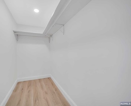 15 John Pl, Bergenfield NJ 07621-3316 exterior