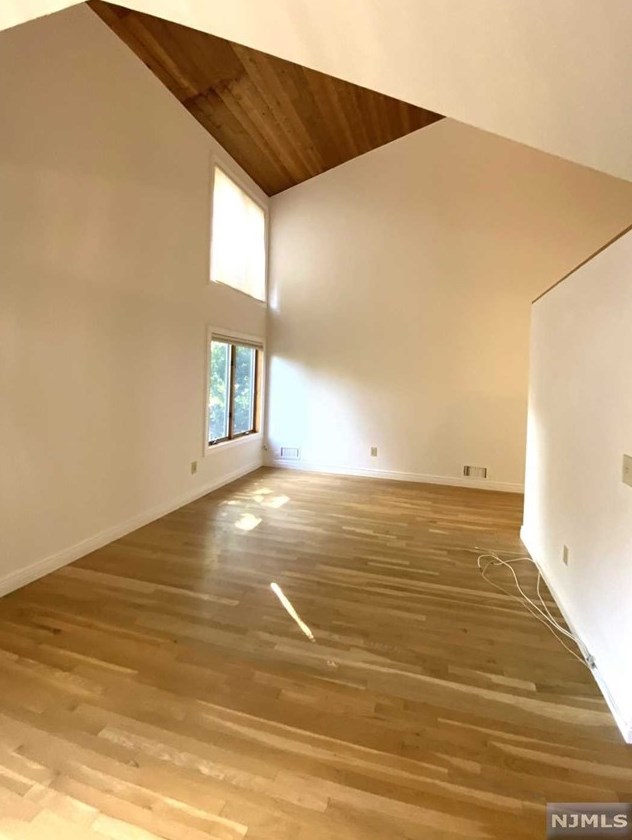 138 Demarest Ave, Closter NJ  07624-1736 exterior