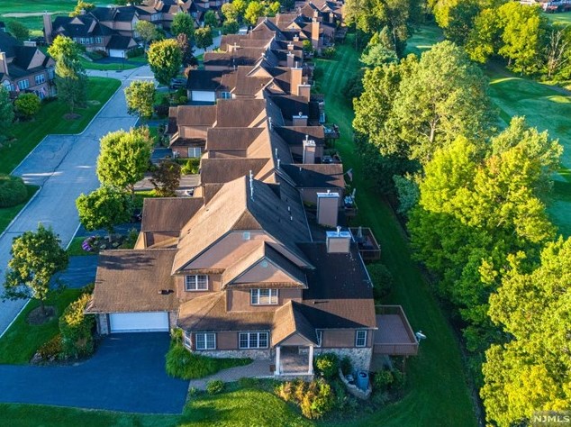 81 Bracken Hl Rd, Hardyston NJ 07419-1276 exterior