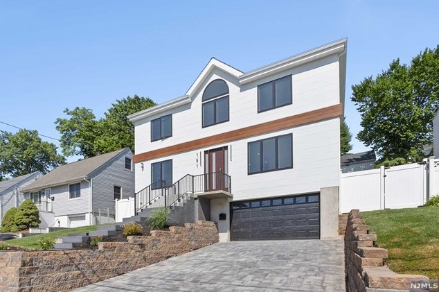 151 Prospect St, Hasbrouck Heights NJ 07604-2709 exterior