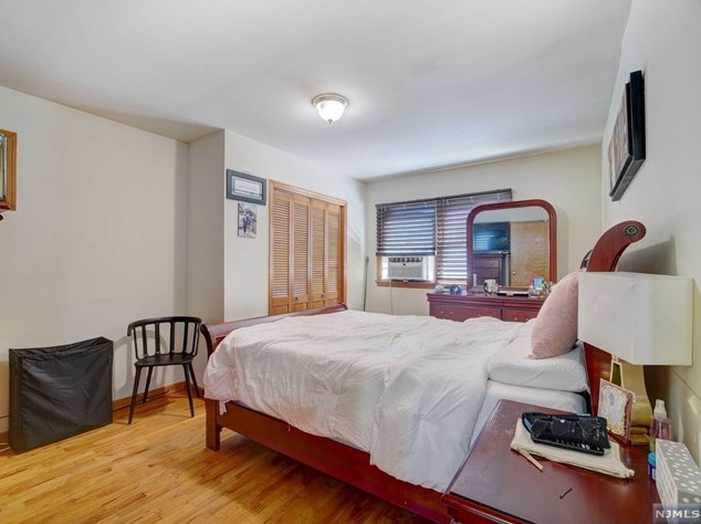 508 Davis Ave, Kearny NJ 07032-3402 exterior