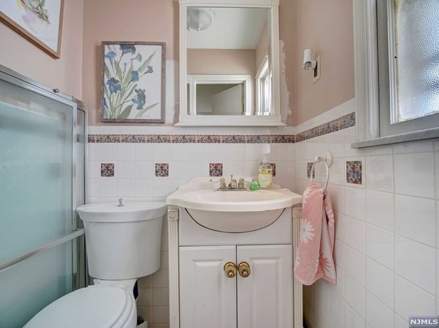 508 Davis Ave, Kearny NJ 07032-3402 exterior