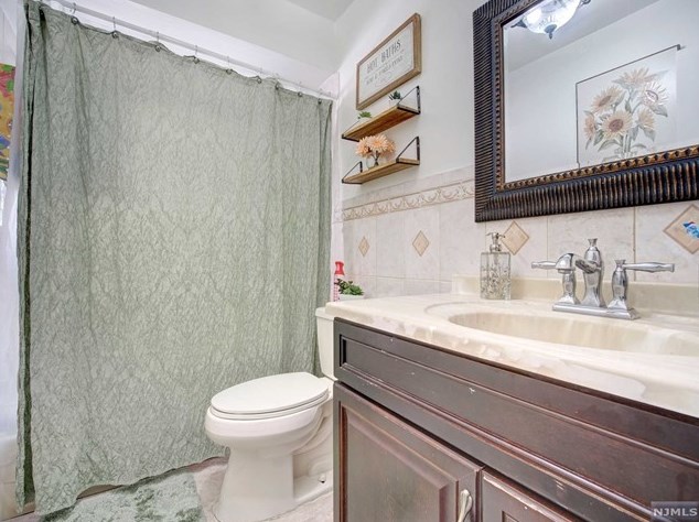 508 Davis Ave, Kearny NJ 07032-3402 exterior