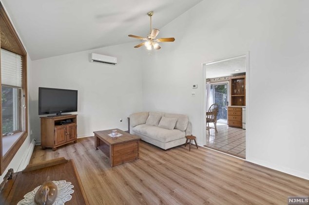 10 Tall Oaks Dr, Hardyston NJ 07419-2022 exterior