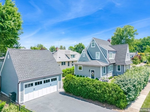 162 Pleasant Ave, Ridgewood NJ  07450-3525 exterior