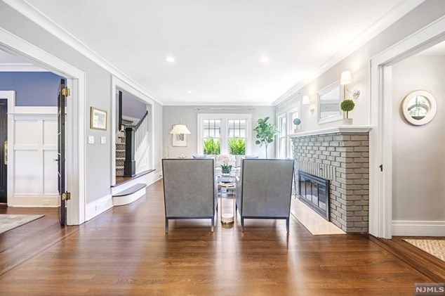 162 Pleasant Ave, Ridgewood NJ  07450-3525 exterior