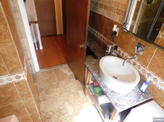 358 Blvd, Hasbrouck Heights NJ 07604-1920 exterior