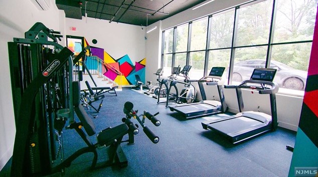 457 Schuyler Ave, Kearny NJ  07032-4106 exterior