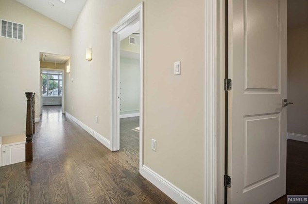 418 Columbia Ave, Cliffside Park NJ 07010-3018 exterior