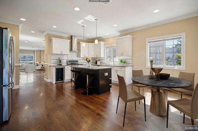 418 Columbia Ave, Cliffside Park NJ 07010-3018 exterior