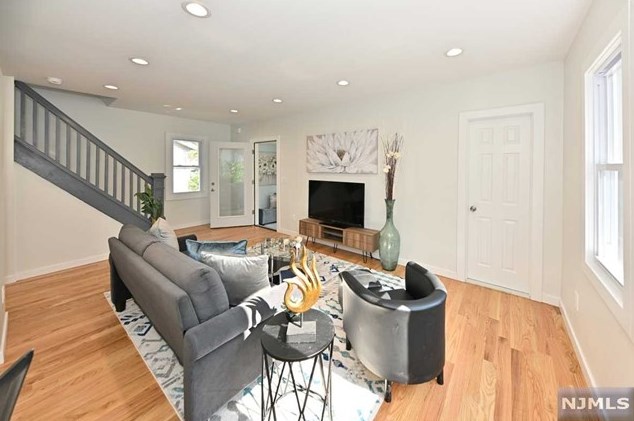 61 Ross Ave, Hackensack NJ  07601-4603 exterior