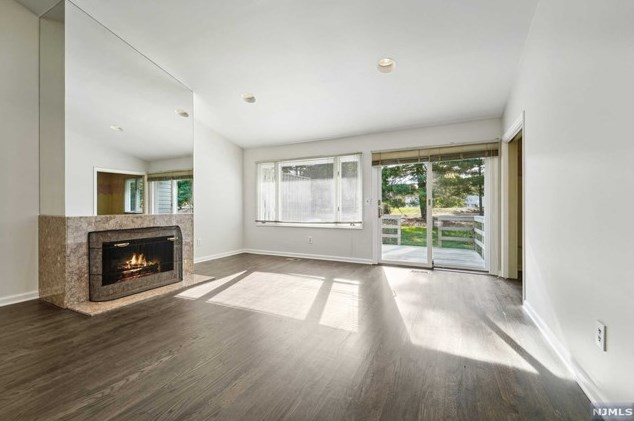 32 Erskine Ct, Mahwah NJ 07430-2014 exterior