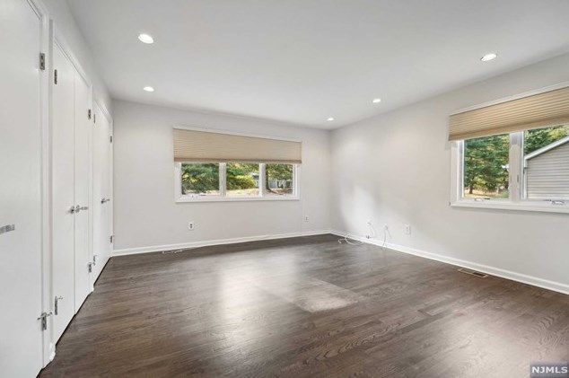 32 Erskine Ct, Mahwah NJ 07430-2014 exterior