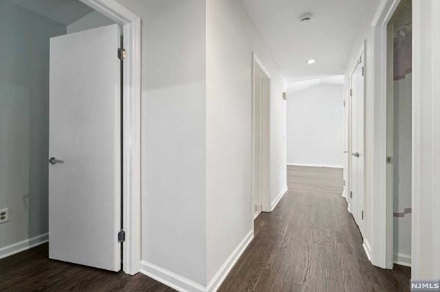 32 Erskine Ct, Mahwah NJ 07430-2014 exterior