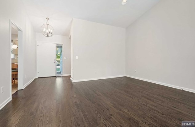 32 Erskine Ct, Mahwah NJ 07430-2014 exterior