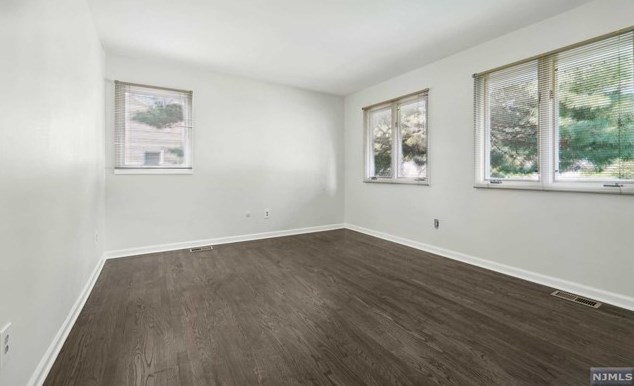 32 Erskine Ct, Mahwah NJ 07430-2014 exterior