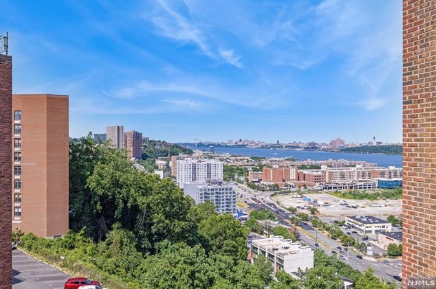 8800 Boulevard, North Bergen NJ  07047-6020 exterior