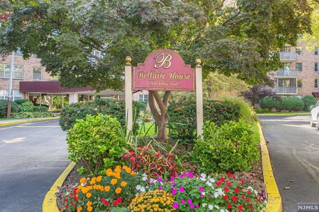 530 Valley Rd, Montclair NJ  07043-2728 exterior