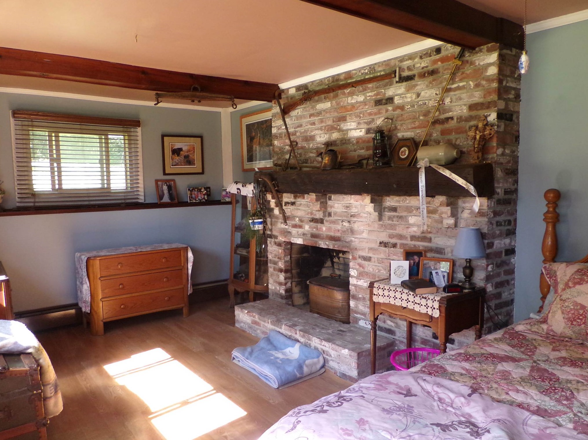 1562 Hooksett Rd, Manchester NH 03106-1008 exterior