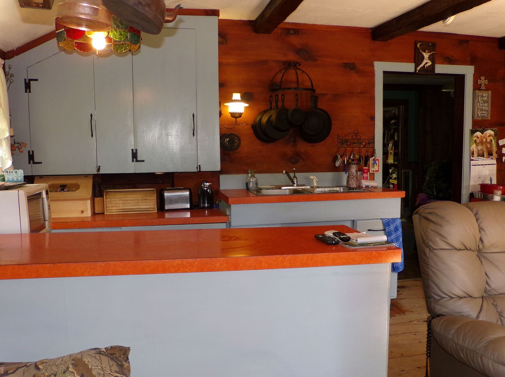 1562 Hooksett Rd, Manchester NH 03106-1008 exterior