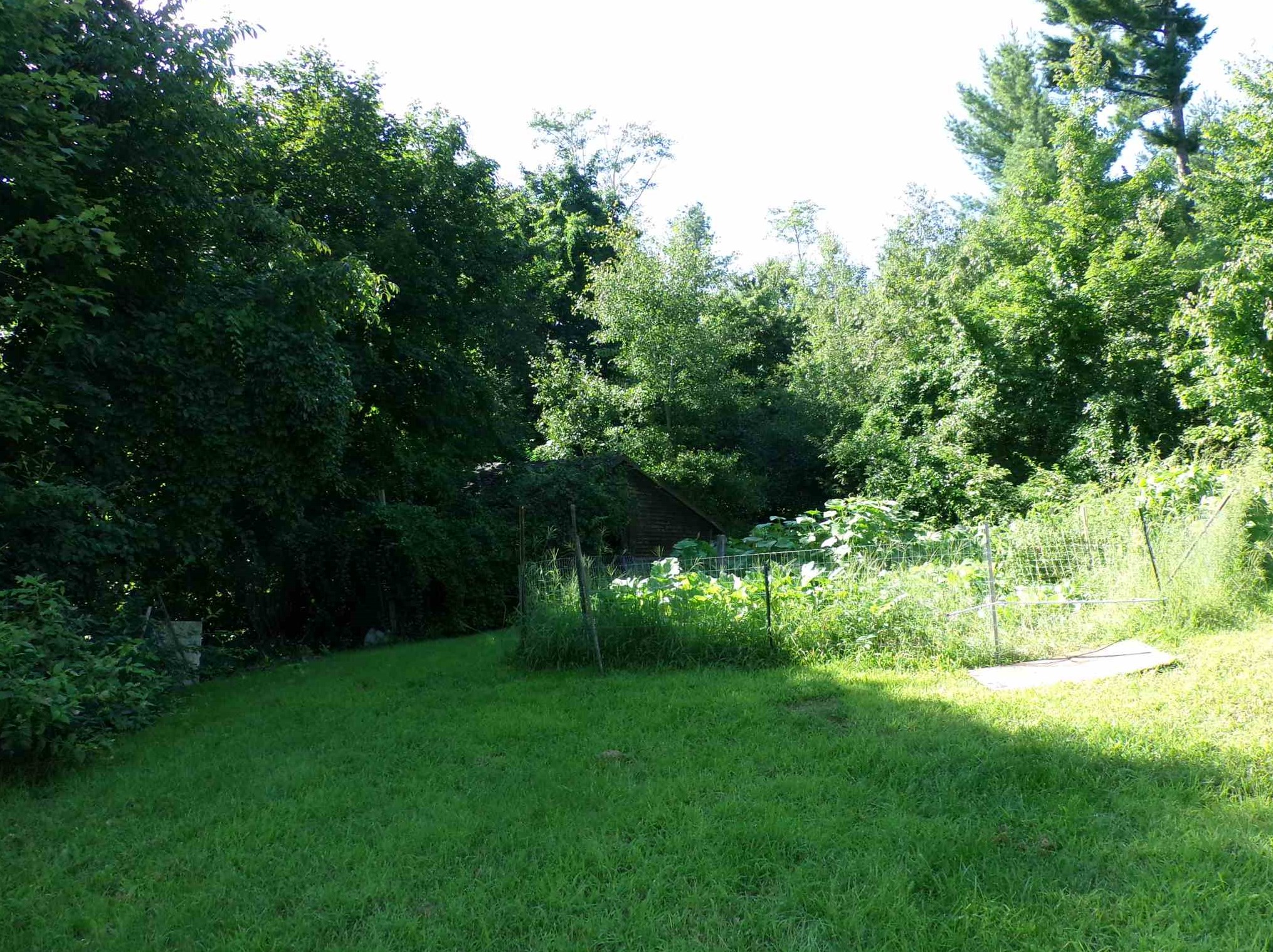 1562 Hooksett Rd, Manchester NH 03106-1008 exterior